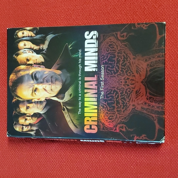 Paramount Other - Criminal Minds Season 1 through 6 disc set Dated 2005-06 Crime Drama Thriller